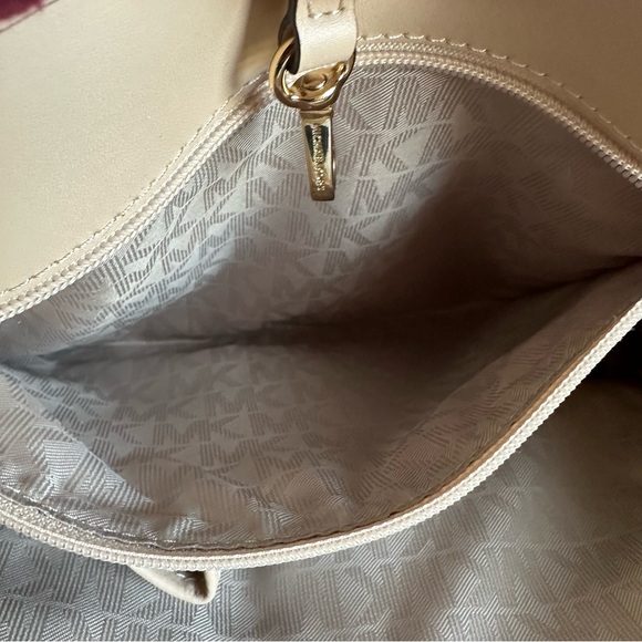 Michael Kors Jet Set Travel Top Zip Signature Monogram Tote. Authentic - Picture 15 of 16